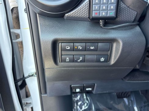 Used 2022 Nissan Kicks S image 20