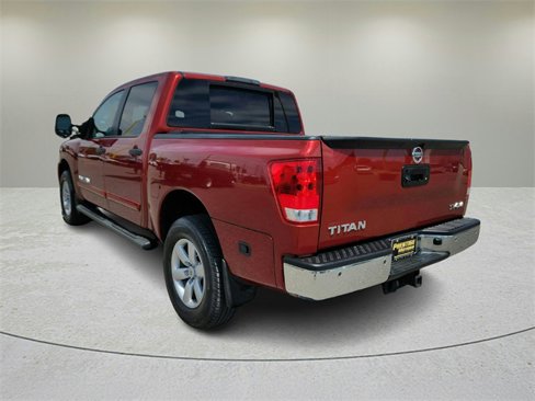 Used 2015 Nissan Titan SV image 5