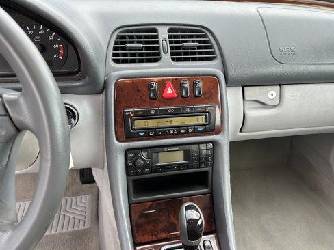 Used 2001 Mercedes-Benz CLK 320 Coupe image 16