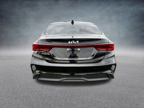 Used 2023 Kia Forte LXS image 6