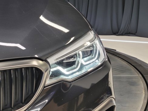 Used 2018 BMW M550i xDrive image 49