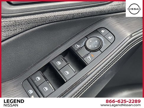 Used 2023 Nissan Rogue SV image 15