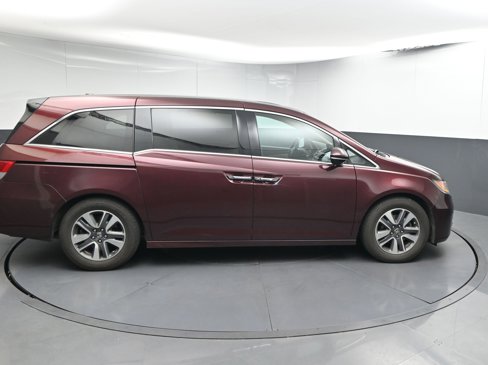 Used 2015 Honda Odyssey Touring image 9