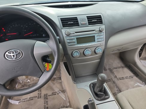 Used 2009 Toyota Camry LE image 19