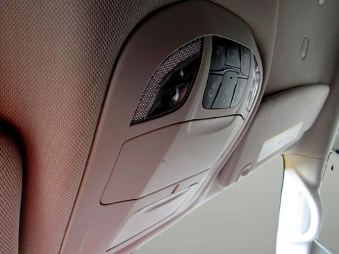 Used 2022 Chrysler Voyager LX image 26