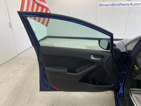Used 2018 Kia Forte LX w/ LX Rear Camera Package image 12