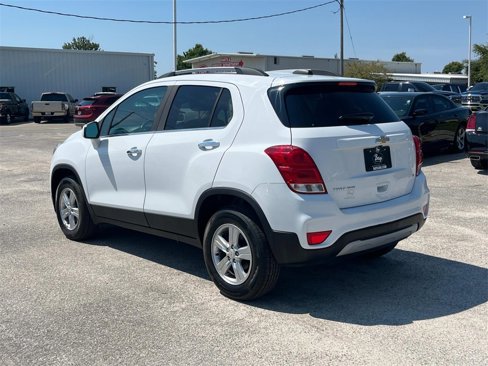 Used 2018 Chevrolet Trax LT w/ LT Convenience Package image 3