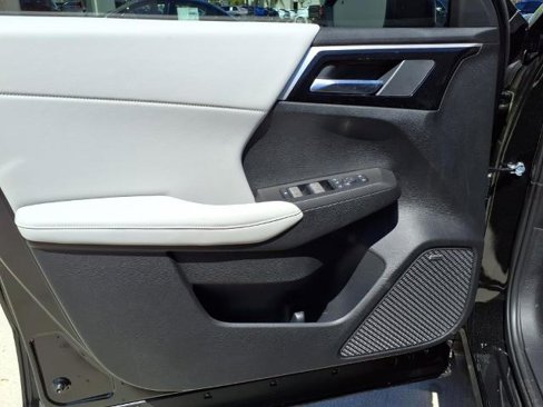 New 2025 Mitsubishi Outlander SE image 14
