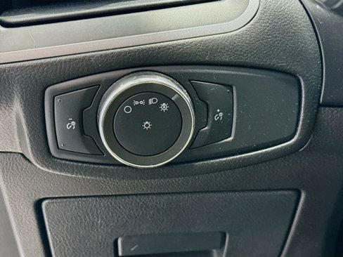 Used 2017 Ford Edge SE image 9