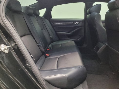 Used 2018 Honda Accord Sport image 19