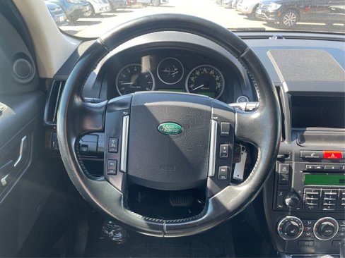 Used 2012 Land Rover LR2 HSE image 19
