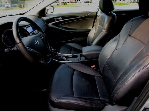 Used 2011 Hyundai Sonata Limited image 11