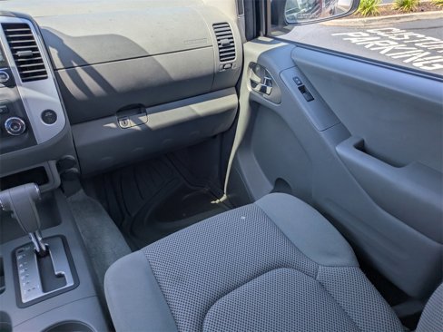 Used 2016 Nissan Frontier SV image 18