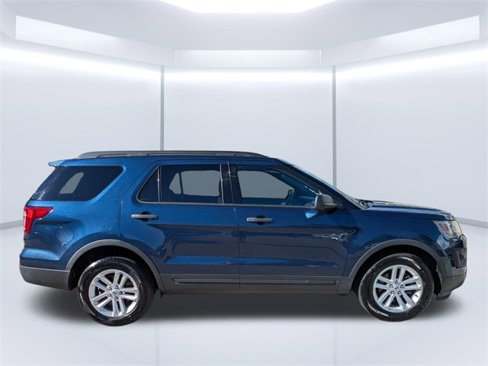 Used 2017 Ford Explorer 4WD image 3