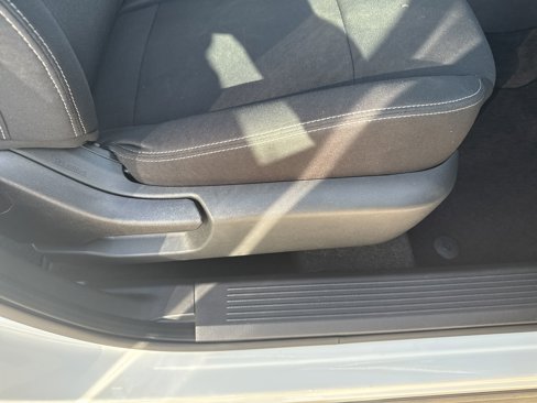Used 2023 Nissan Rogue S image 23