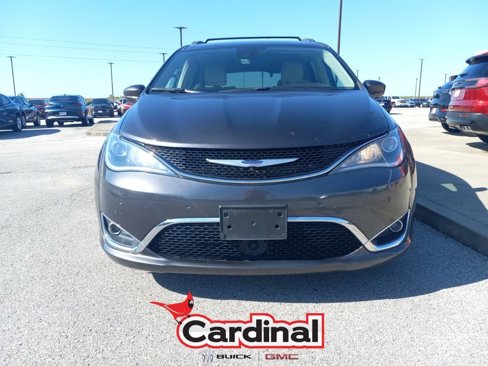 Used 2020 Chrysler Pacifica Touring-L w/ Tire & Wheel Group image 17