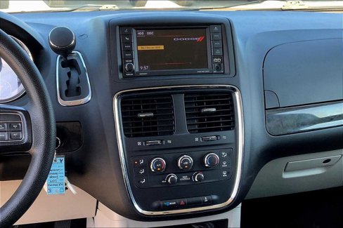 Used 2019 Dodge Grand Caravan SE image 6