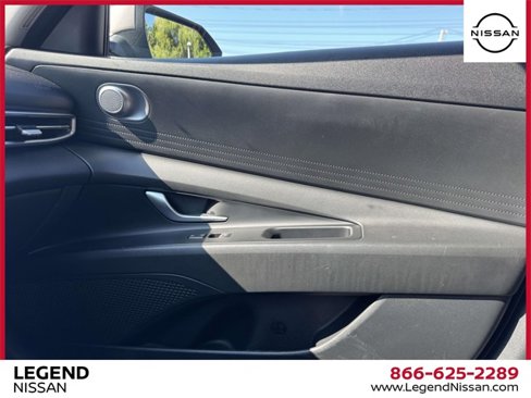 Used 2023 Hyundai Elantra SEL image 31