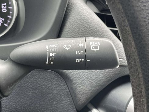 Used 2021 Toyota RAV4 LE image 22