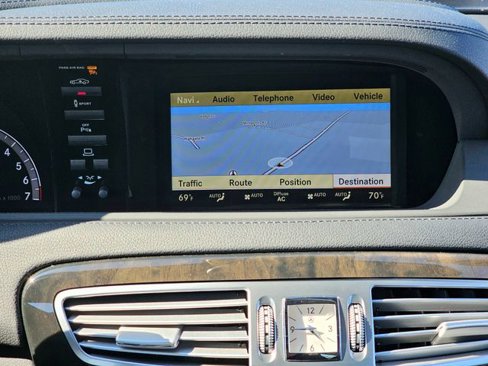Used 2011 Mercedes-Benz CL 550 4MATIC image 37