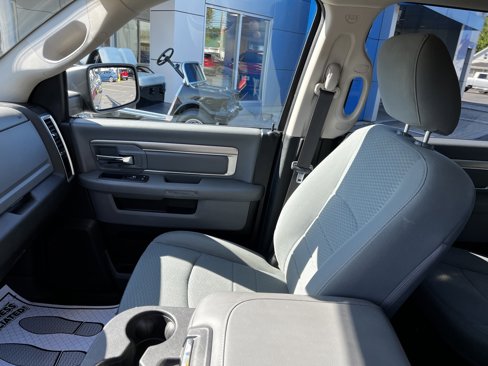 Used 2019 RAM 1500 Classic SLT image 17