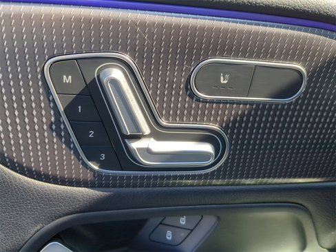 Used 2021 Mercedes-Benz GLB 250 w/ Premium Package image 20