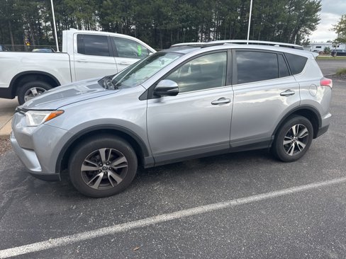 Used 2018 Toyota RAV4 XLE image 2