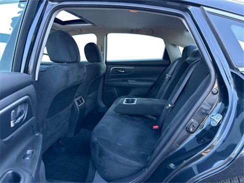 Used 2015 Nissan Altima 2.5 SV w/ Convenience Package image 11