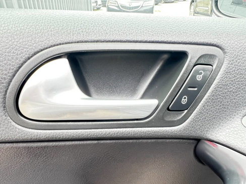 Used 2017 Volkswagen Tiguan Sport image 15