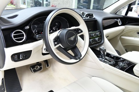 Used 2022 Bentley Bentayga image 14