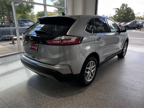 Used 2024 Ford Edge SEL image 4