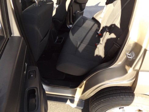 Used 2011 Jeep Liberty Sport image 16