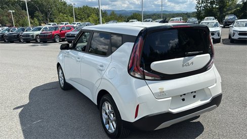 Used 2023 Kia Soul LX w/ Option Group 015 image 7