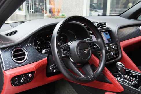 Used 2021 Bentley Bentayga image 13