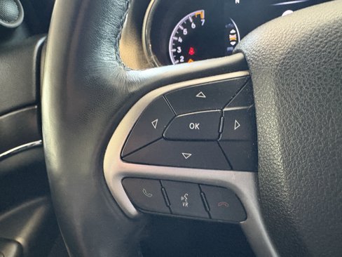 Used 2018 Jeep Grand Cherokee Limited image 13