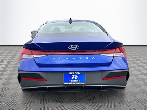 New 2025 Hyundai Elantra SE image 6