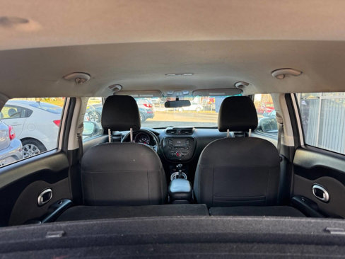 Used 2017 Kia Soul + image 17