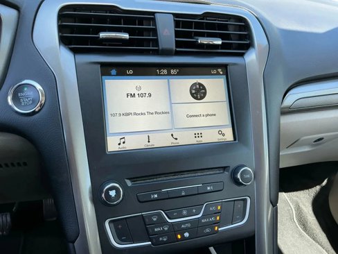 Used 2018 Ford Fusion SE w/ Fusion SE Technology Package image 28