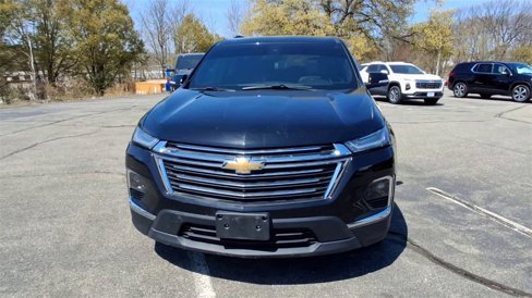 Used 2022 Chevrolet Traverse LT w/ LT Premium Package image 3