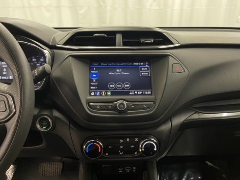 Used 2023 Chevrolet TrailBlazer LT image 14