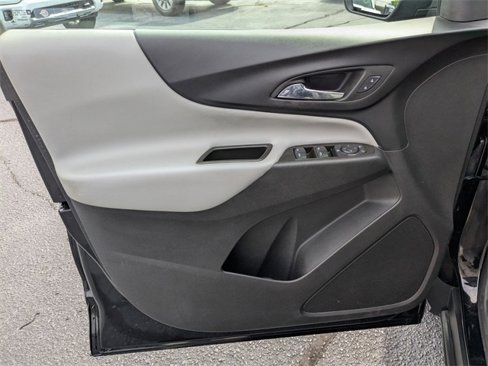 Used 2023 Chevrolet Equinox LS image 12