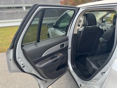 Used 2012 Lincoln MKX AWD image 13
