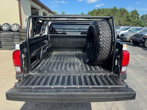 Used 2018 Toyota Tacoma SR5 image 31