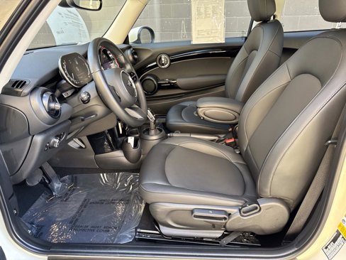 Used 2023 MINI Cooper 2-Door Hardtop image 10
