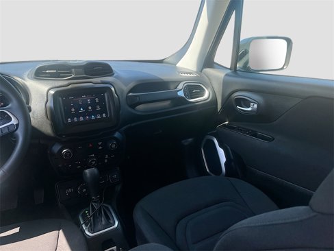 Used 2021 Jeep Renegade Latitude image 21