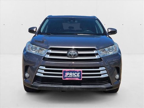 Used 2018 Toyota Highlander XLE image 2