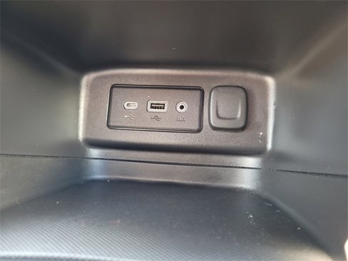 Used 2024 Chevrolet Equinox LT image 25