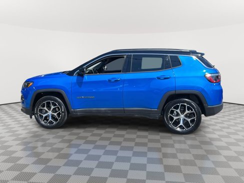 Used 2024 Jeep Compass Limited image 4
