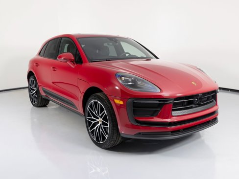 Certified 2025 Porsche Macan image 8