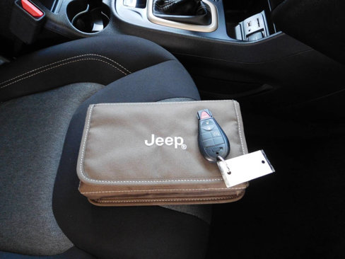 Used 2017 Jeep Cherokee Sport w/ Cold Weather Group image 9